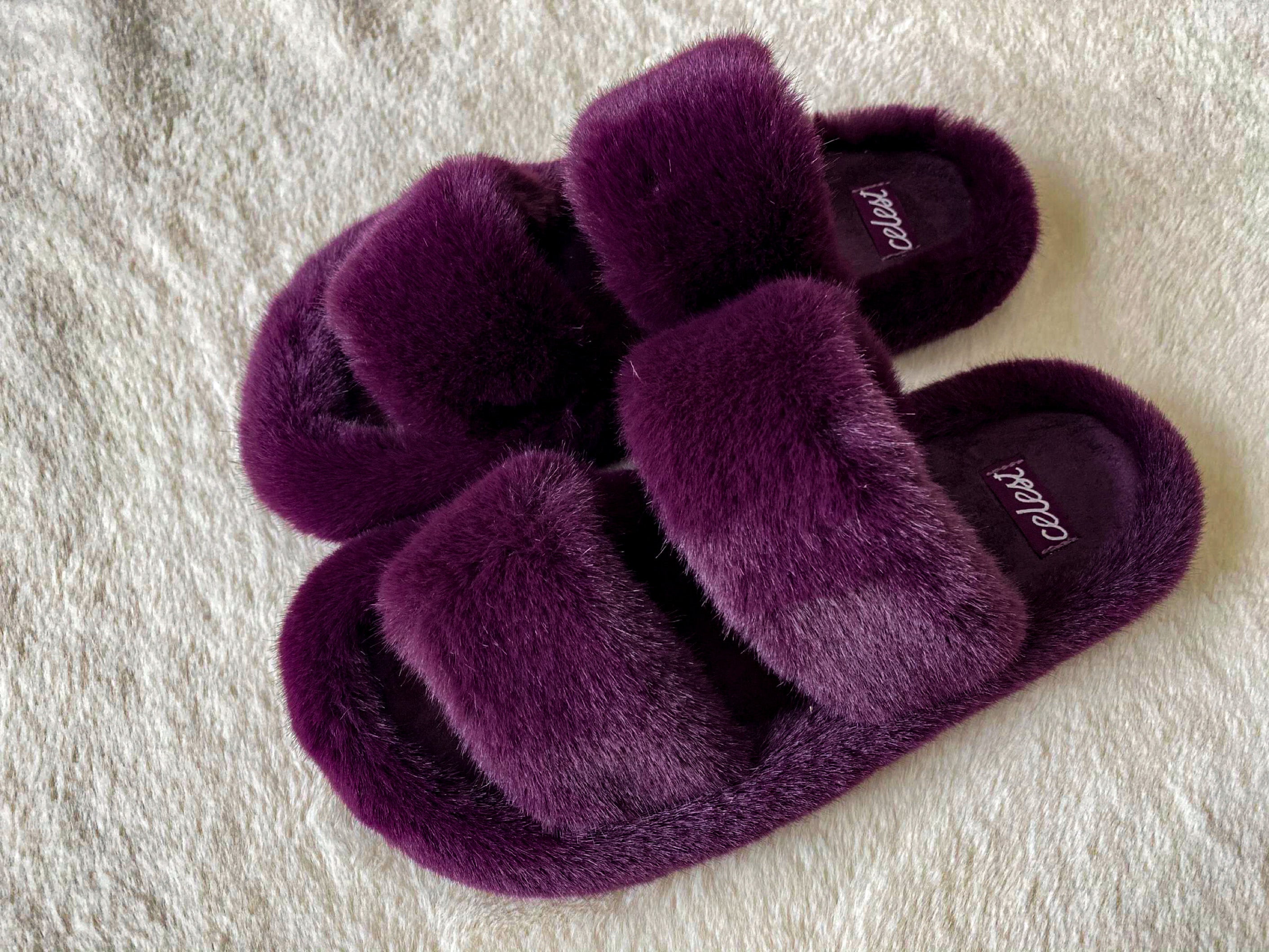 ciabatte pelose color violetto scuro , comode e memory foam 